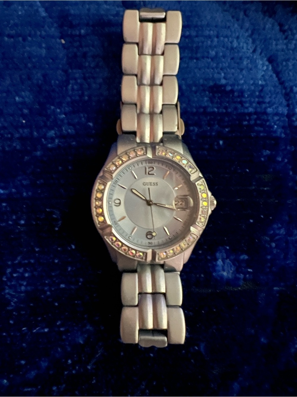 GUESS baby blue Crystal-Accent Women’s Bracelet Watch w/ patent leather bag Guc